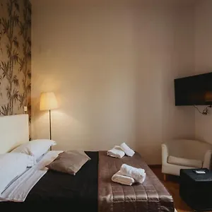 https://colosseum-rooms.it-romehotels.com