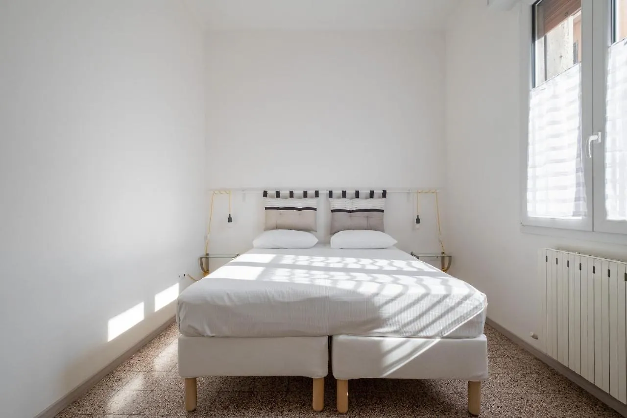 Appartamento Bella Bologna by Wonderful Italy 0*,